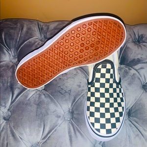 Boys van’s size 3.